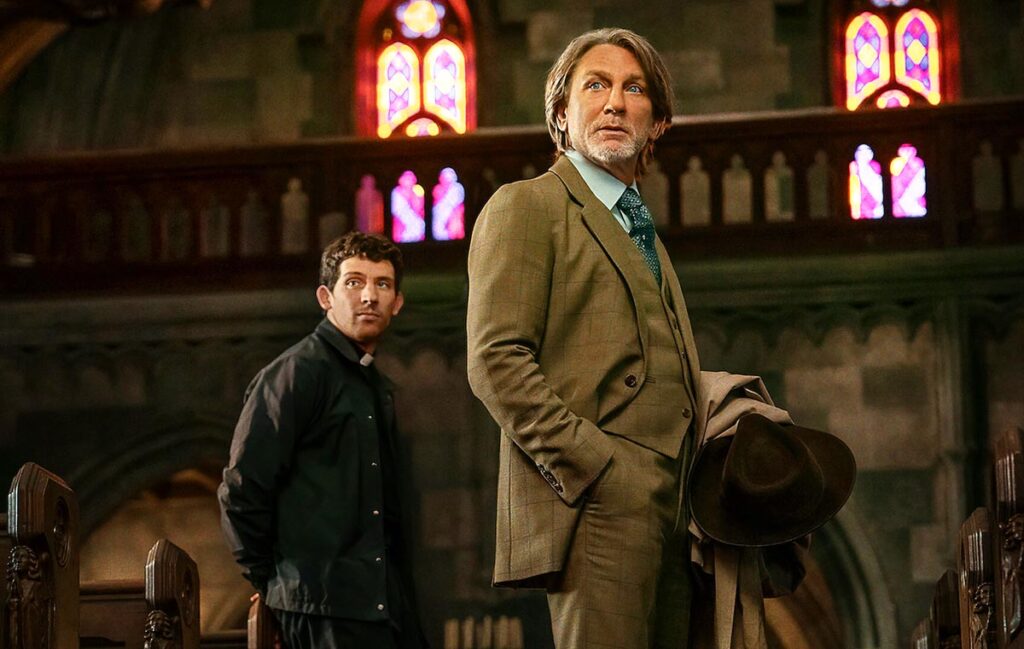 Wake-Up-Dead-Man-A-Knives-Out-Mystery